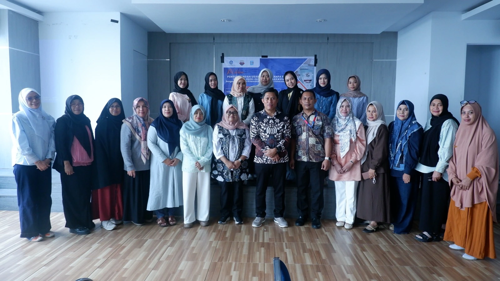 UNIBOS PERKUAT PERAN DALAM PEMBERDAYAAN UMKM MELALUI PELATIHAN PENGURUSAN HALAL DAN BUSINESS MODEL CANVAS (BMC)