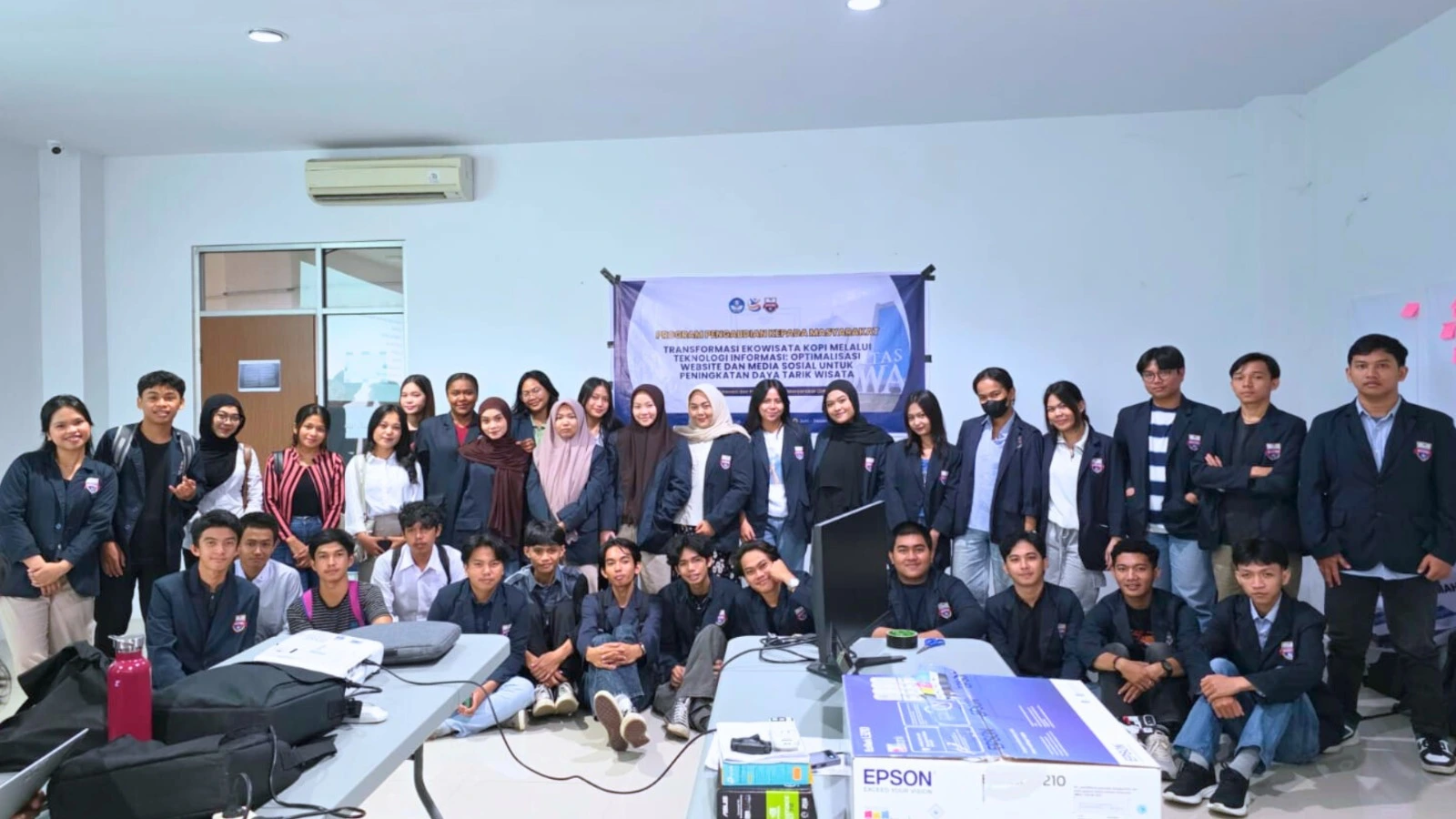 UNIBOS DORONG TRANSFORMASI EKOWISATA KOPI JENEPONTO LEWAT OPTIMALISASI WEBSITE DAN MEDIA SOSIAL